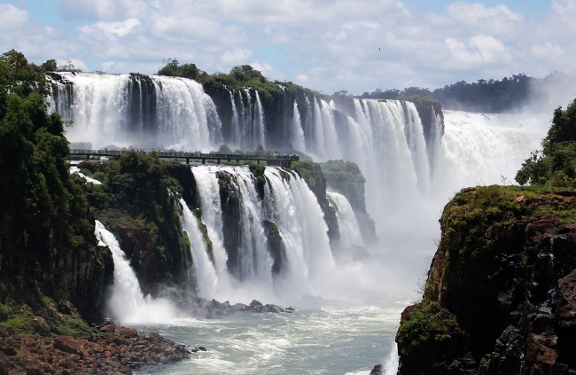 The smaller falls as seen from Isla San Martin, Iguazu Falls, Argentina