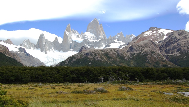 Glimpse of Fitz Roy along the trail, El Chalten, Patagonia, Argentina Glimpse of Fitz Roy along the trail, El Chalten, Patagonia, Argentina