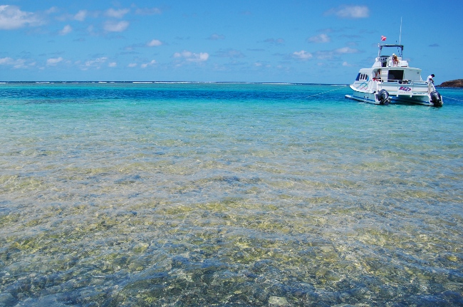Clear water at Culebra Island, Puerto Rico (2) Clear water at Culebra Island, Puerto Rico (2)